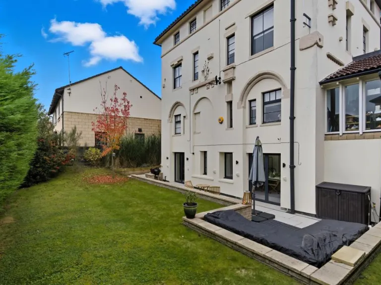 property Compatible Images}