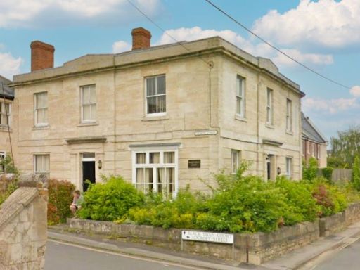 Similar property image
