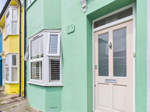 Similar property image