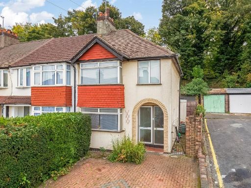 Similar property image