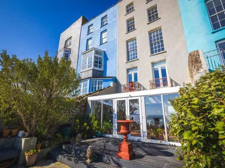 property Compatible Images}