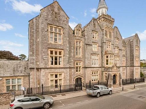 Similar property image