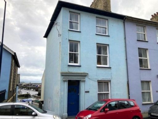 Similar property image
