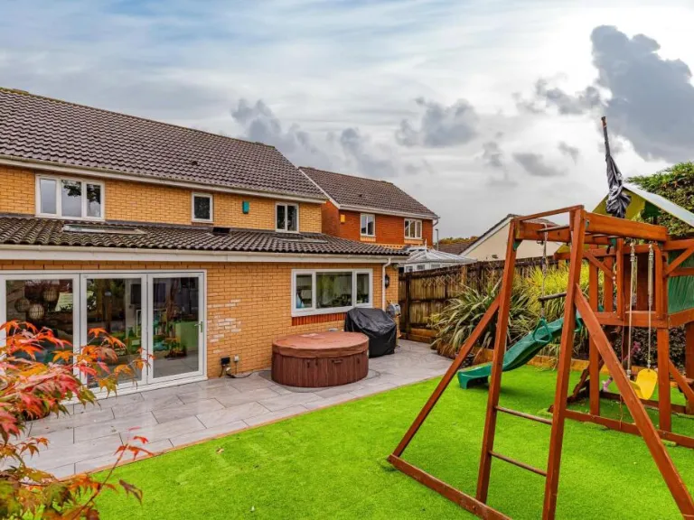 property Compatible Images}