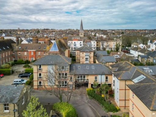 Similar property image