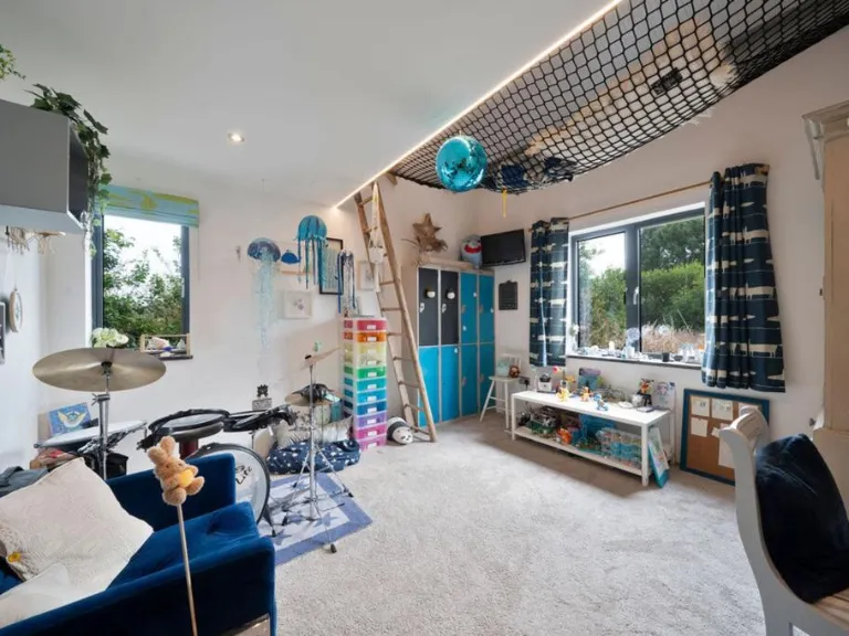 property Compatible Images}