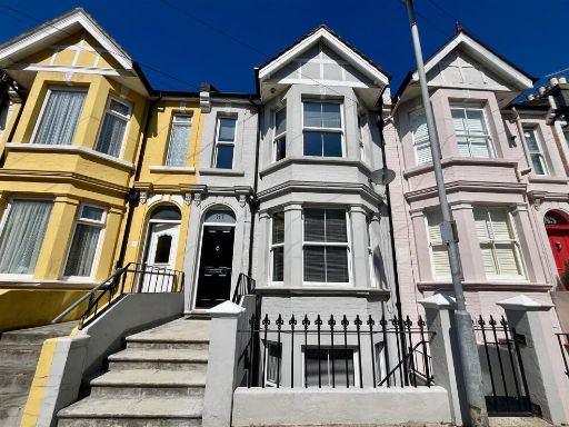 Similar property image