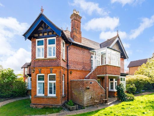 Similar property image