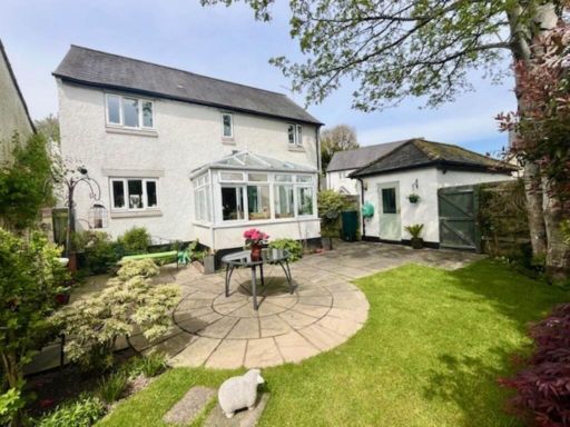 Similar property image