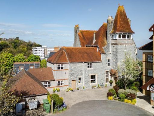 Similar property image