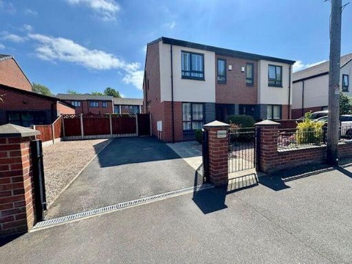 Similar property image