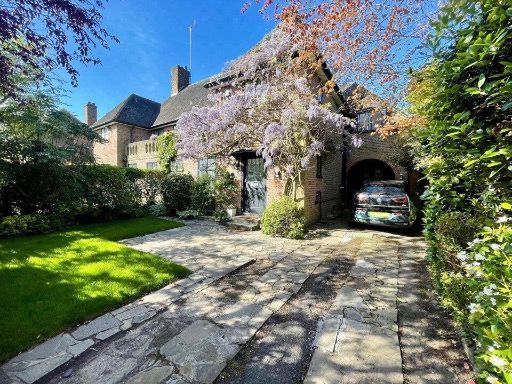 Similar property image