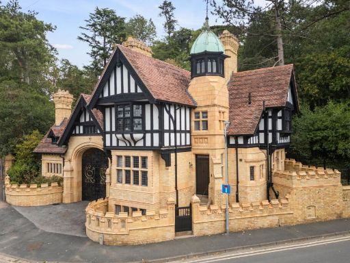 Similar property image