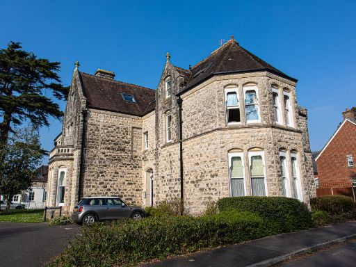 Similar property image