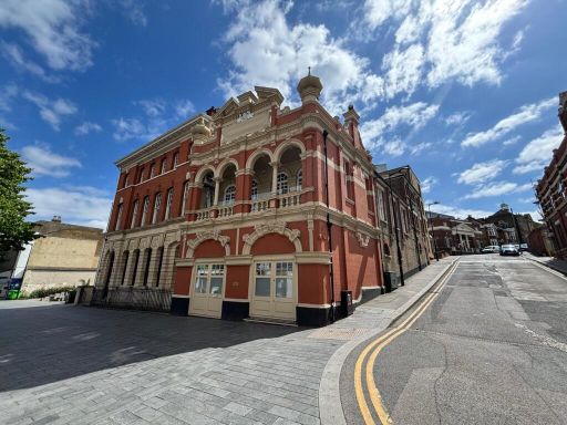 Similar property image