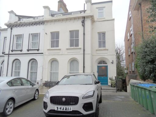 Similar property image