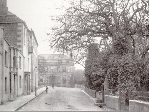 Similar property image