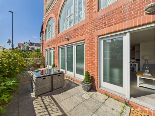 Similar property image