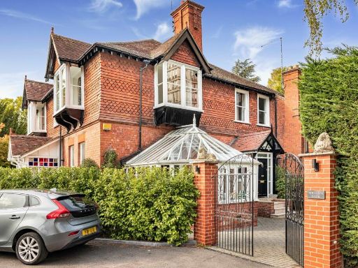 Similar property image