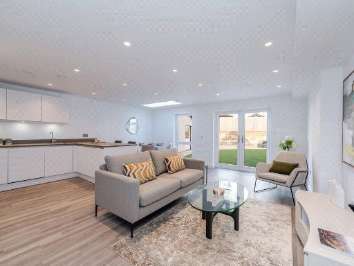 Similar property image