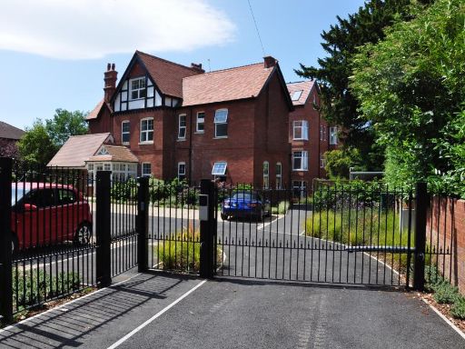 Similar property image
