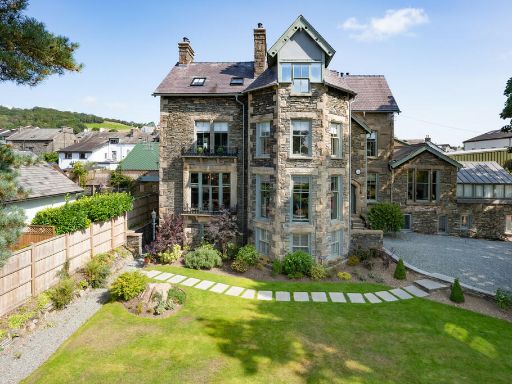 Similar property image