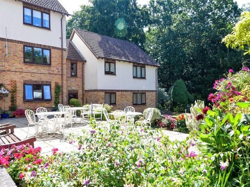 Similar property image