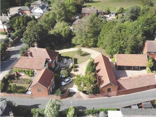 Similar property image