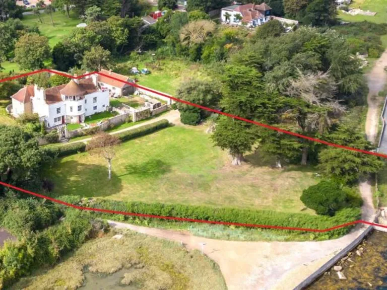 property Compatible Images}