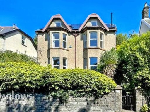 Similar property image