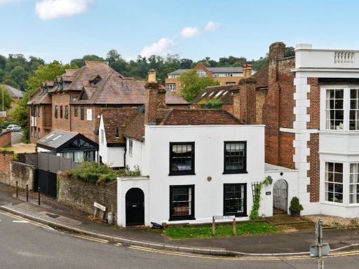 Similar property image