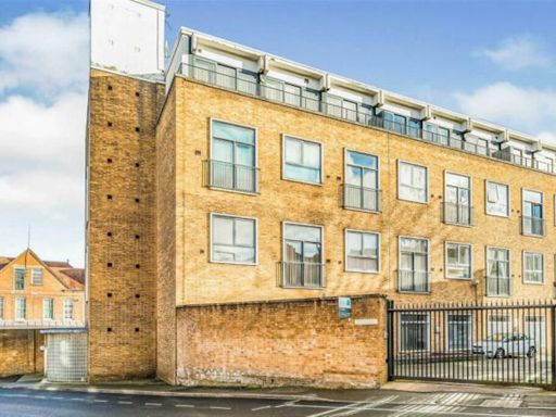 Similar property image