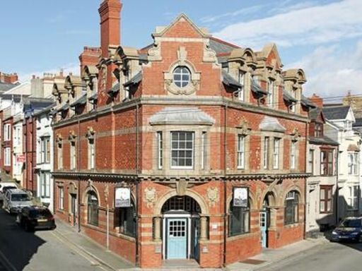 Similar property image