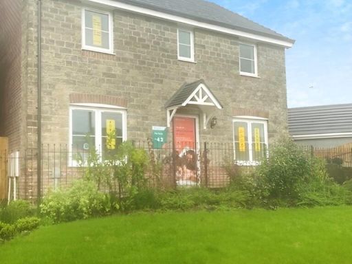 Similar property image