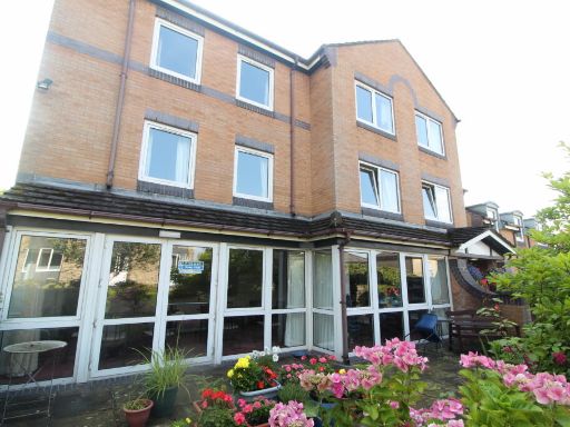 Similar property image