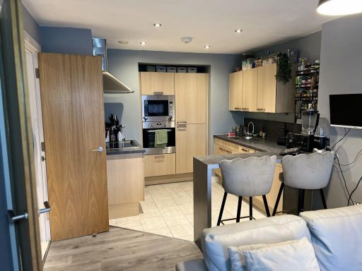 Similar property image