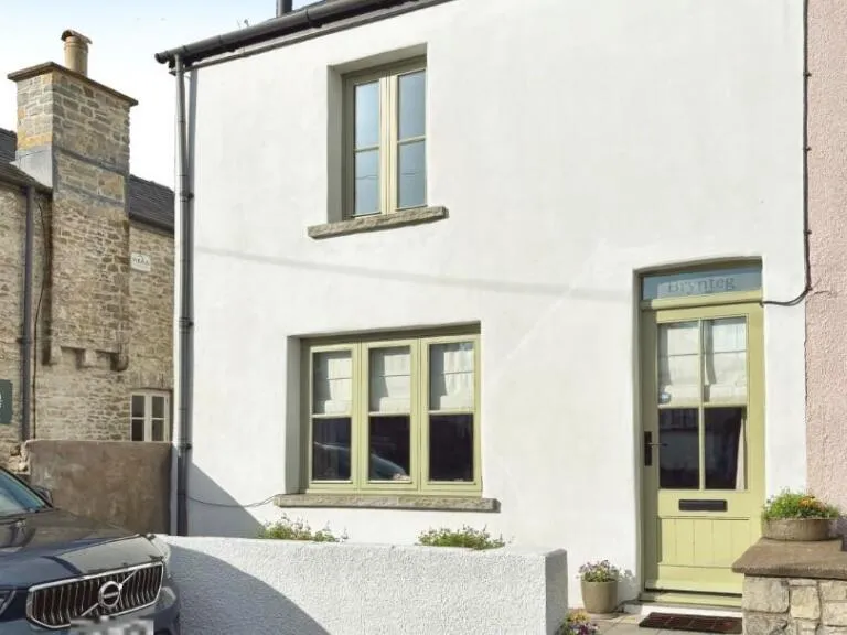 property Compatible Images}