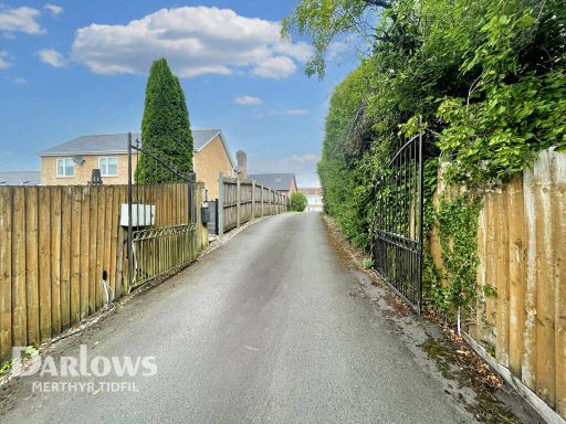 Similar property image