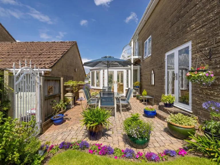 property Compatible Images}