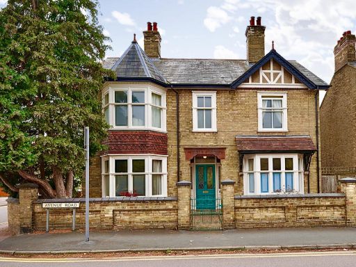 Similar property image