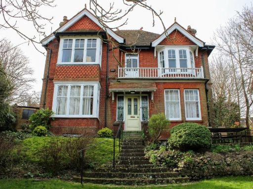 Similar property image