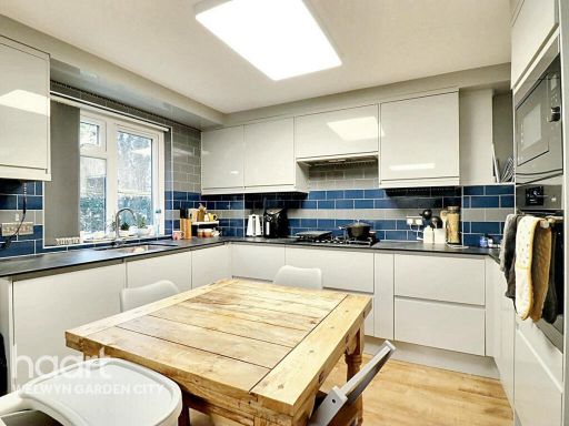 Similar property image