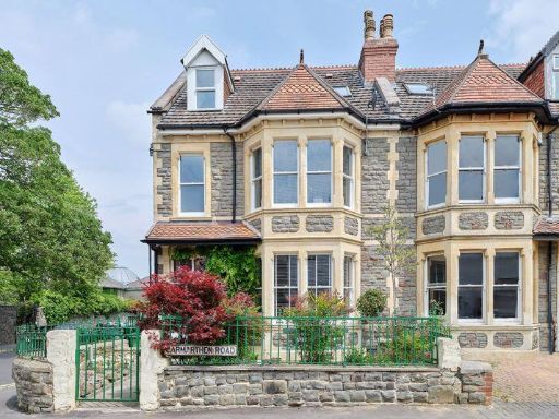 Similar property image