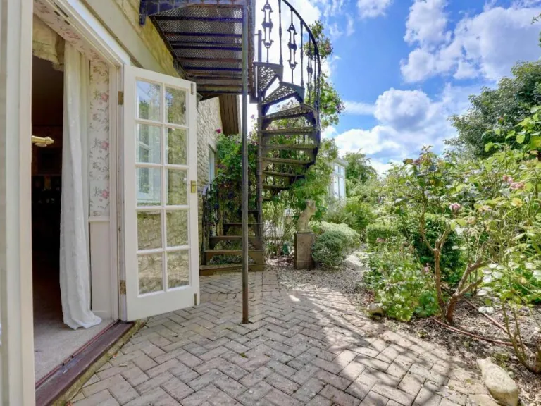 property Compatible Images}