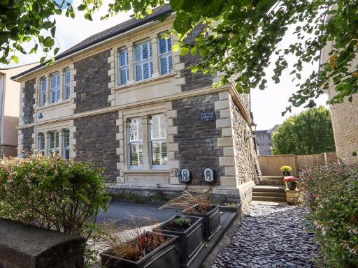 Similar property image