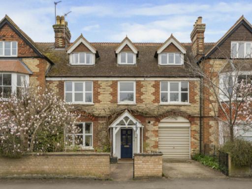 Similar property image