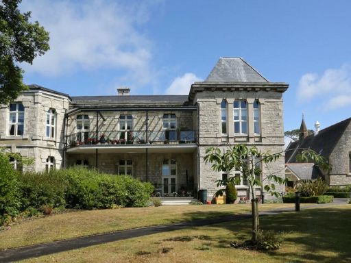 Similar property image