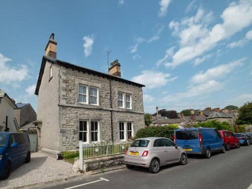 Similar property image