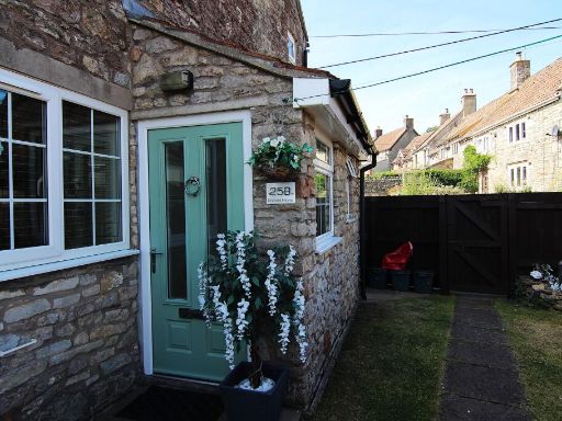 Similar property image