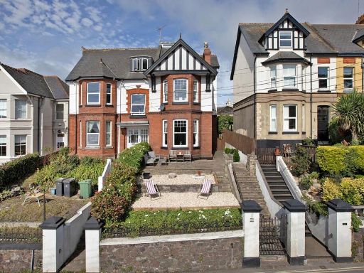 Similar property image